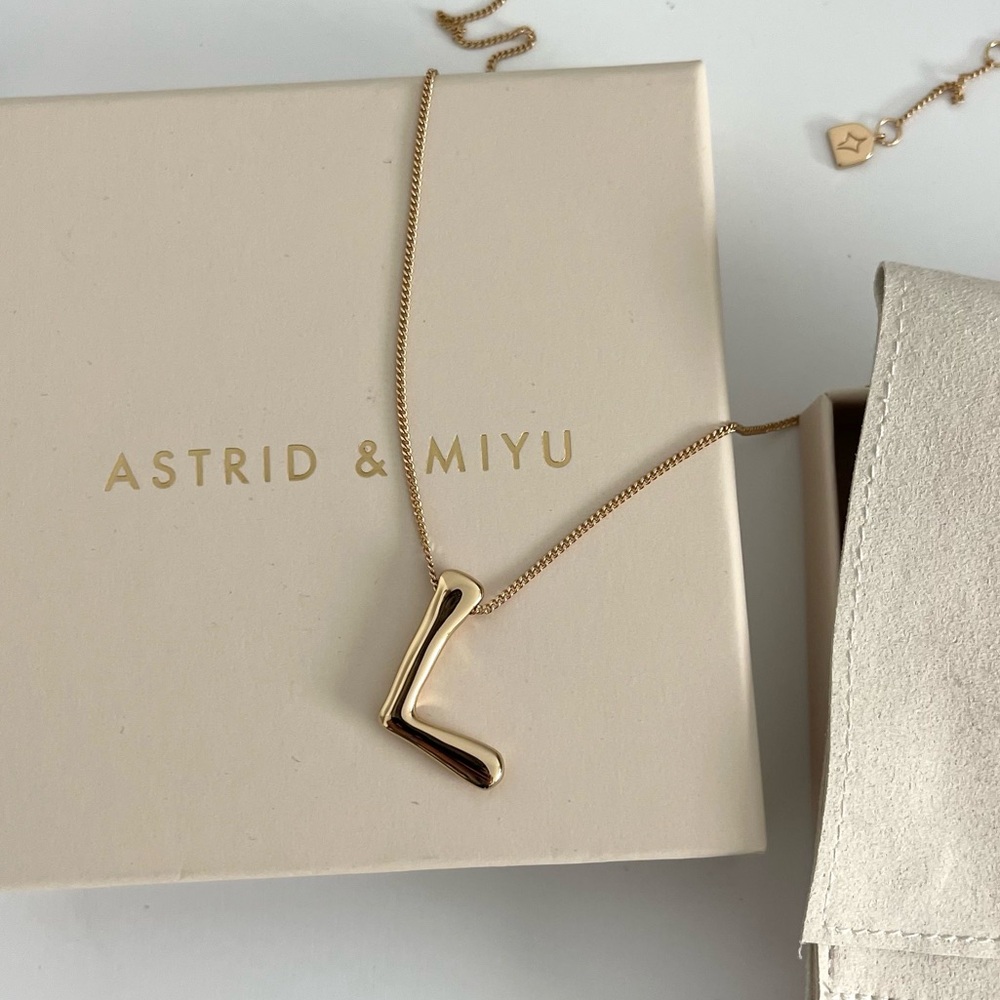 Astrid & Miyu Gold L Initial Pendant Necklace